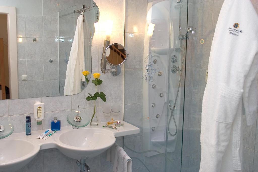 Family & Sporthotel Kaerntnerhof Bad Kleinkirchheim Phòng bức ảnh