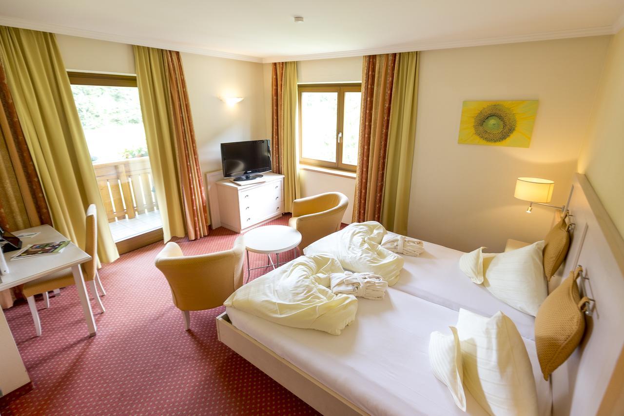 Family & Sporthotel Kaerntnerhof Bad Kleinkirchheim Ngoại thất bức ảnh