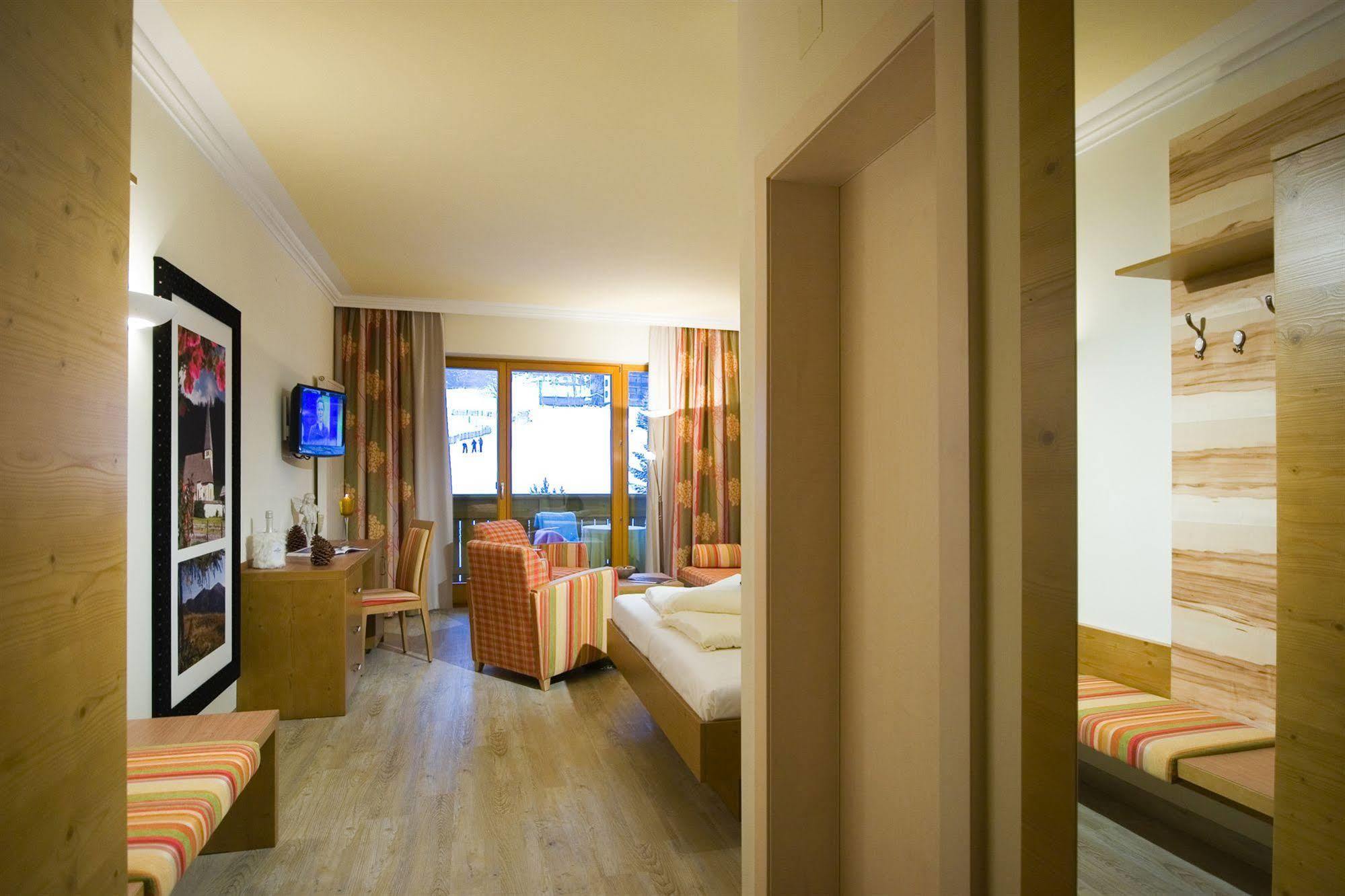 Family & Sporthotel Kaerntnerhof Bad Kleinkirchheim Ngoại thất bức ảnh